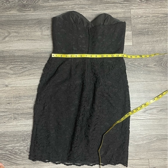 David’s Bridal Short Strapless All Over Lace Dress 0132 - Picture 6 of 13